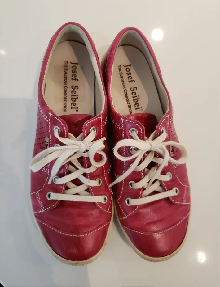 Josef Seibel Women's Red Leather Sneakers image indicator(2)