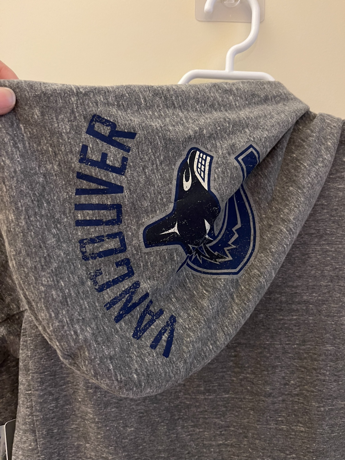 Canucks ladies full zip hoodie - photo 3