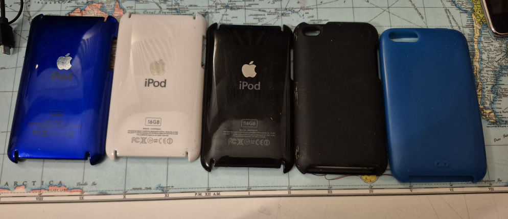 Apple iPod Touch (2nd Generation) - photo 3