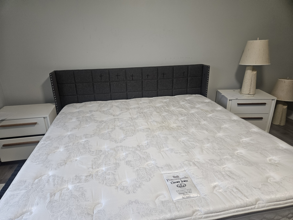 king bed with mattress and box spring - photo 4