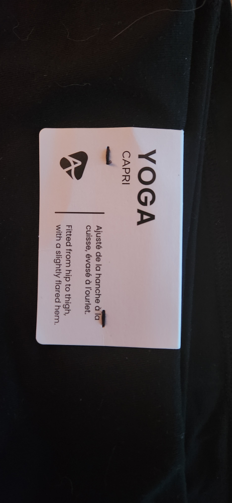 4X Black Yoga Capris