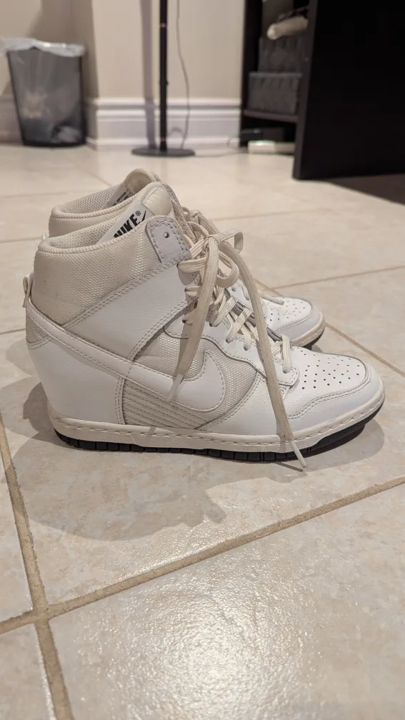 Women's Nike Dunk Sky High Wedge Sneakers - Size 6 US image indicator(3)