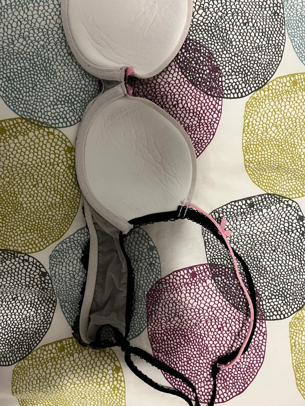 Victoria's Secret Dream Angels Demi Bra 34B image indicator(2)