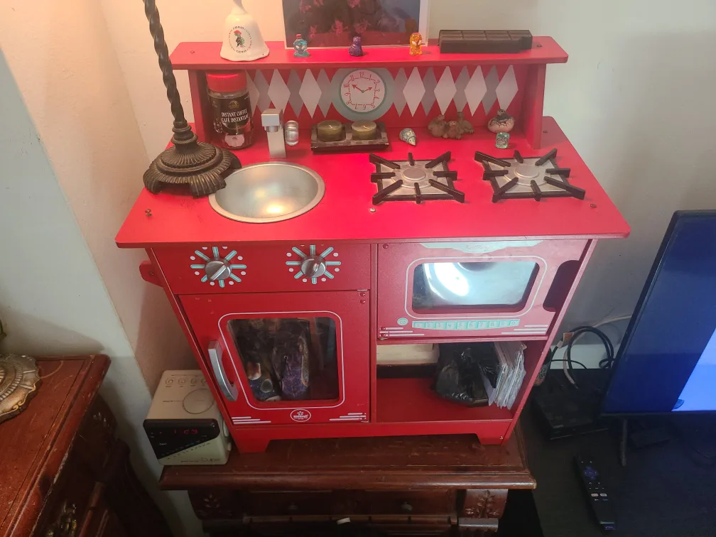 Vintage Red Retro Play Kitchen image indicator(2)