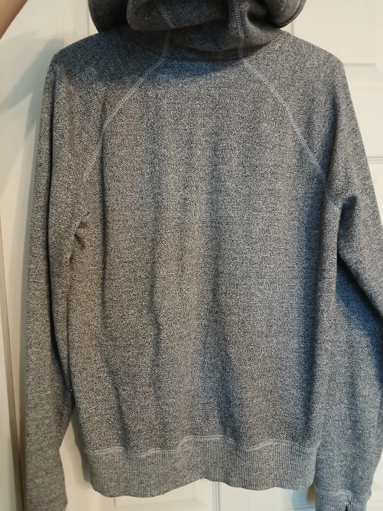 ROOTS Grey branded hoodie, size medium (M) image indicator(8)