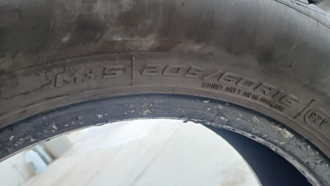 🥕 Used Cooper CS5 Grand Touring All-Season Tires - Set of 4 image indicator(3)