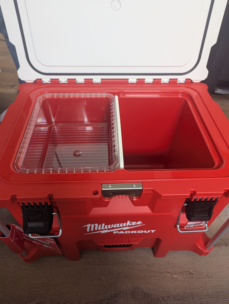 Milwaukee Packout XL cool r