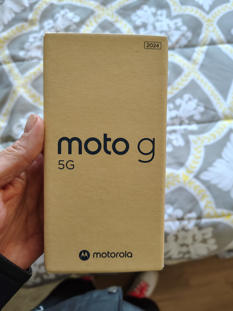 New Moto G 5G Smartphone Box