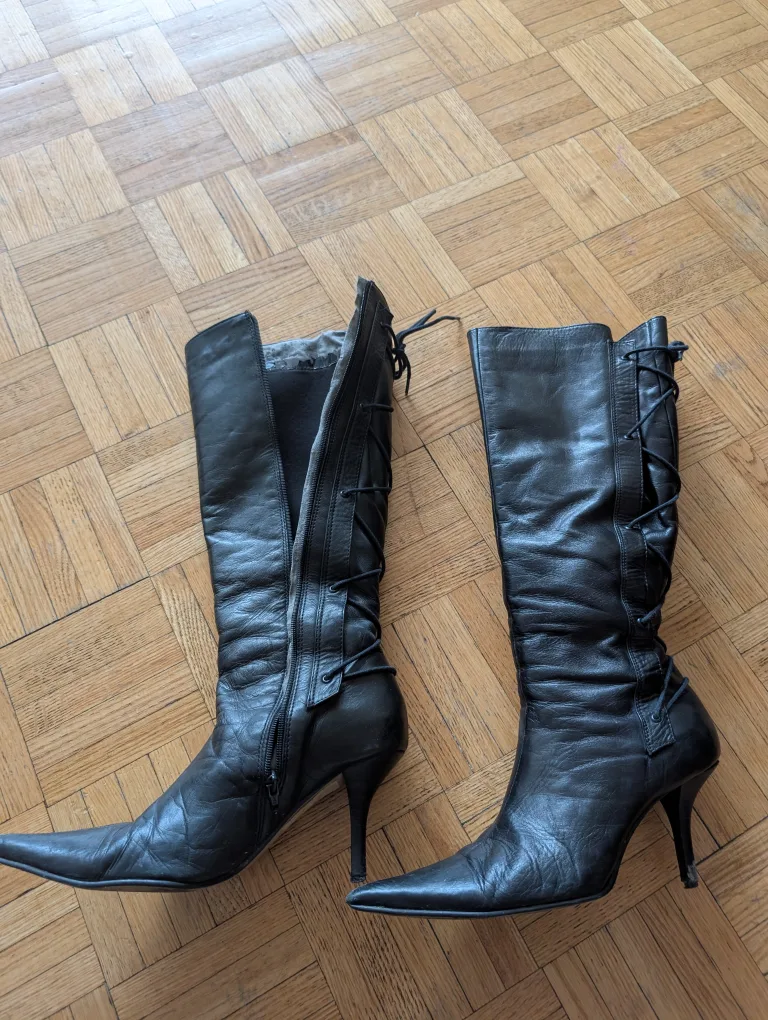 well used high boots 🧡 image indicator(3)