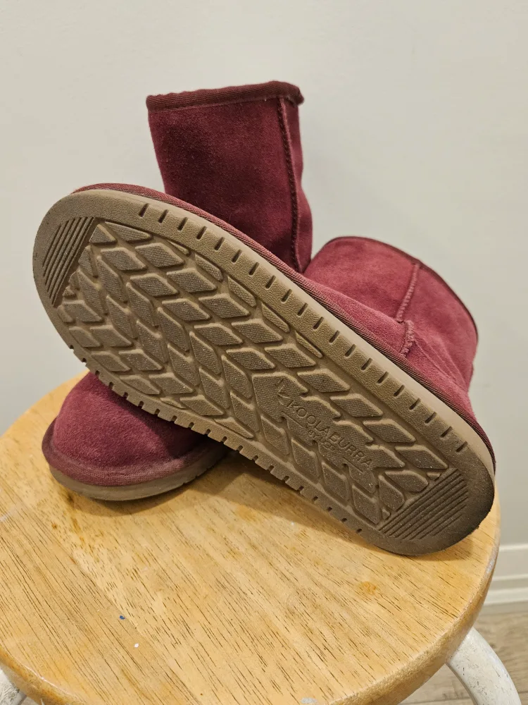 Koolaburra by UGG Burgundy Suede Boots - Youth Size 2 image indicator(8)