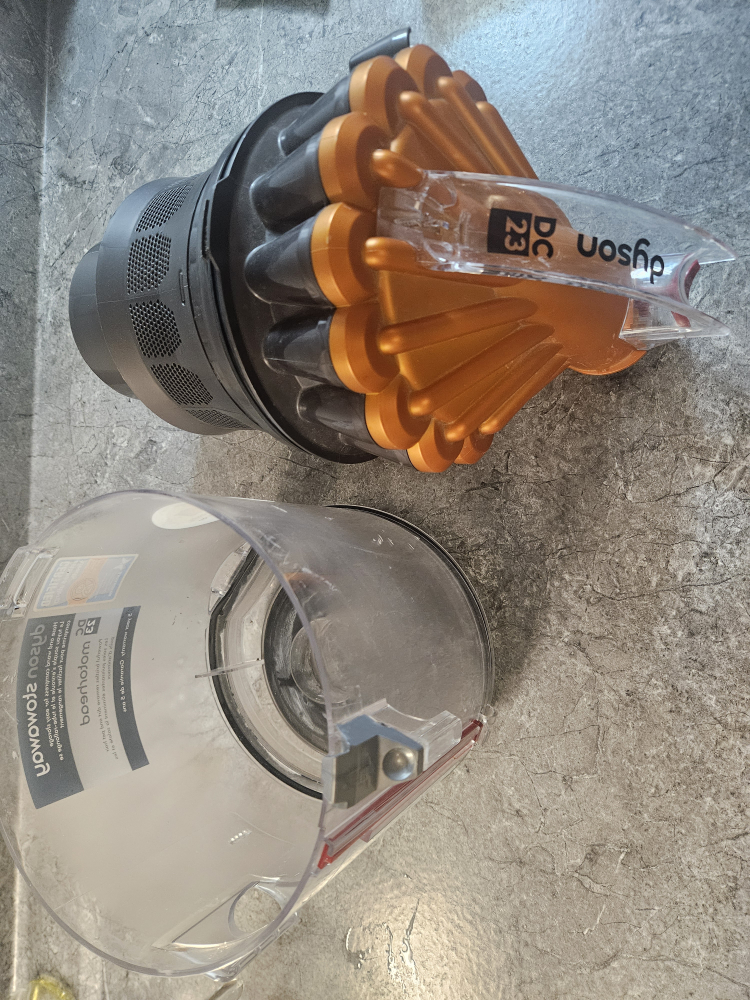 Dyson DC23 canister vacuum cleaner - photo 5
