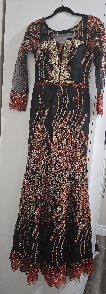 Stunning Black and Red Sequin Mermaid Gown - photo 2