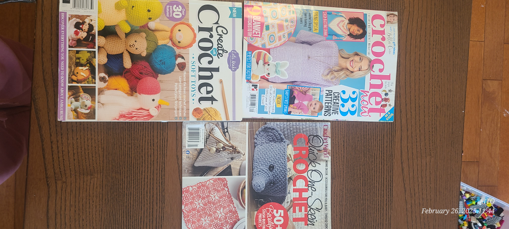 Craft Supplies Lot: Beads, Buttons, Thread, Glue Gun & More! - photo 3