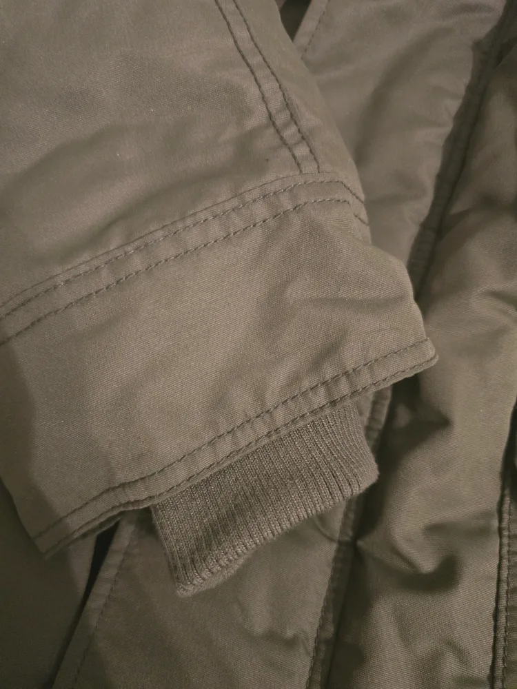 Men's Gap Olive Green Winter Parka Jacket Size M image indicator(7)