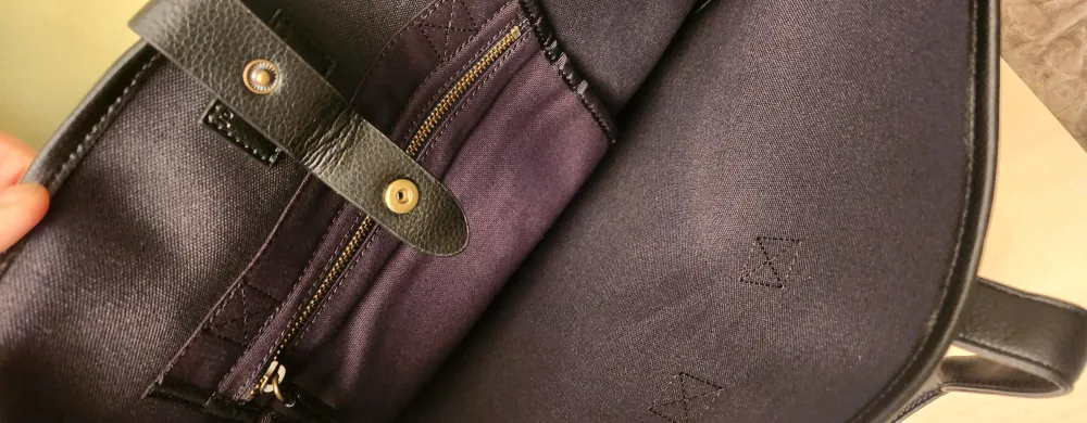 Johnnie Walker by Samsonite Black Tote Bag image indicator(3)