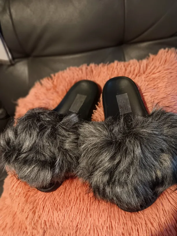 Fuzzy Orange Fur Slides image indicator(2)
