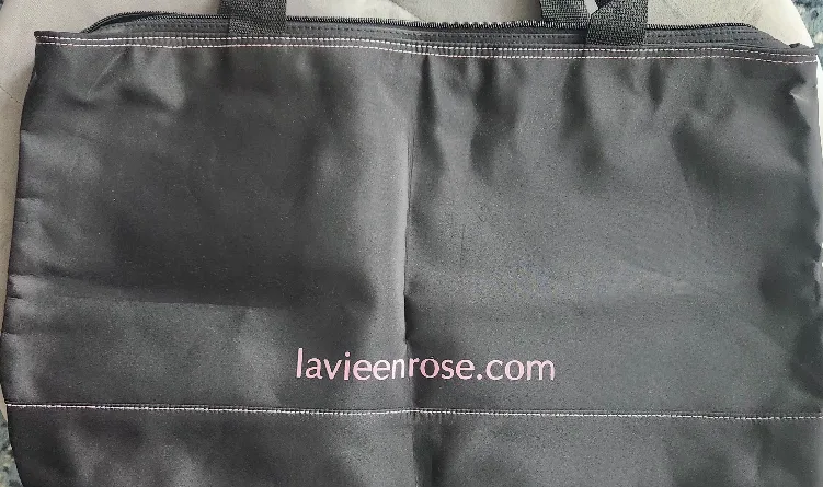 La Vie En Rose Shoulder Bag image indicator(6)