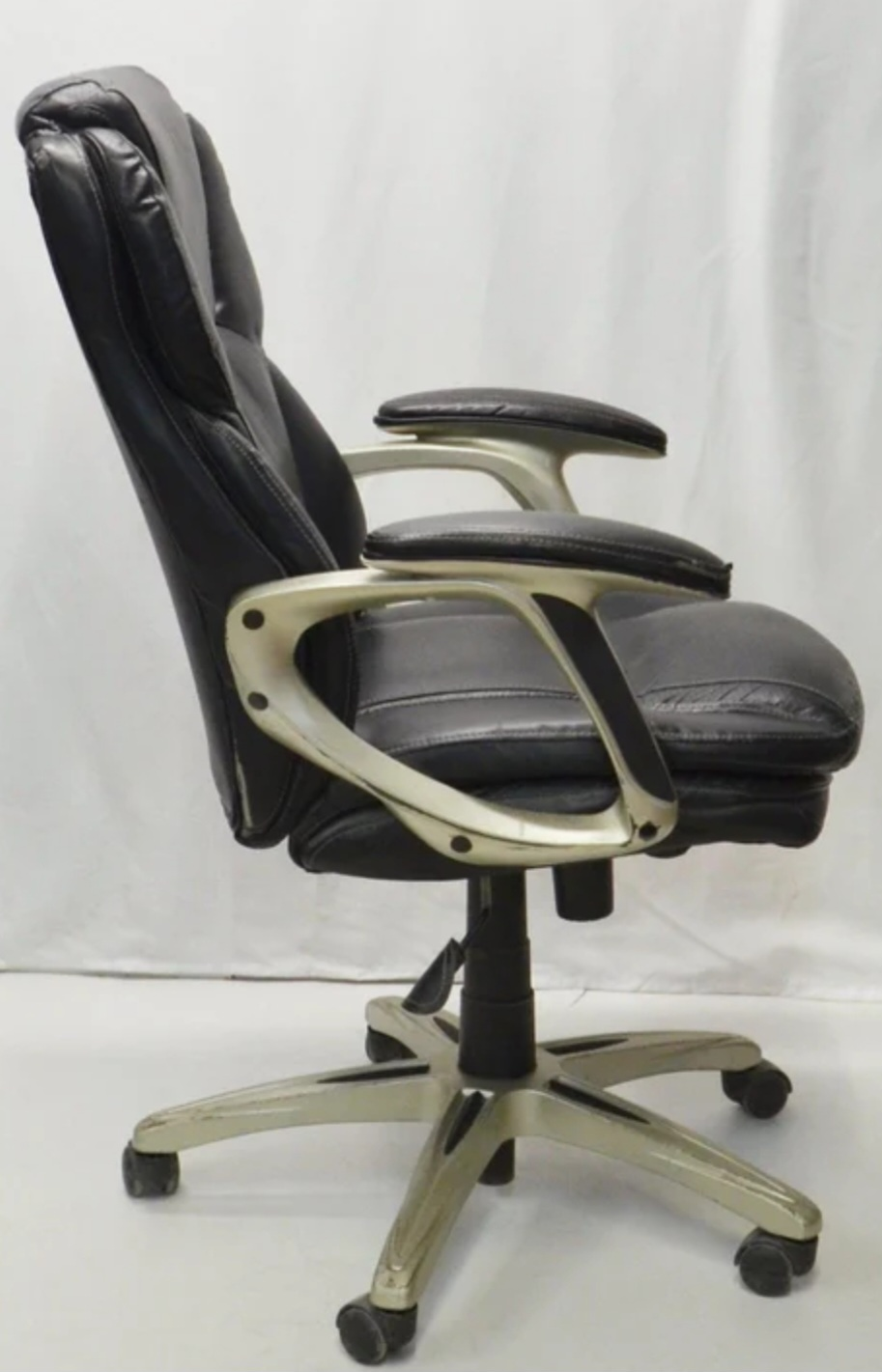 Black Leather Executive Office Chair - photo 3