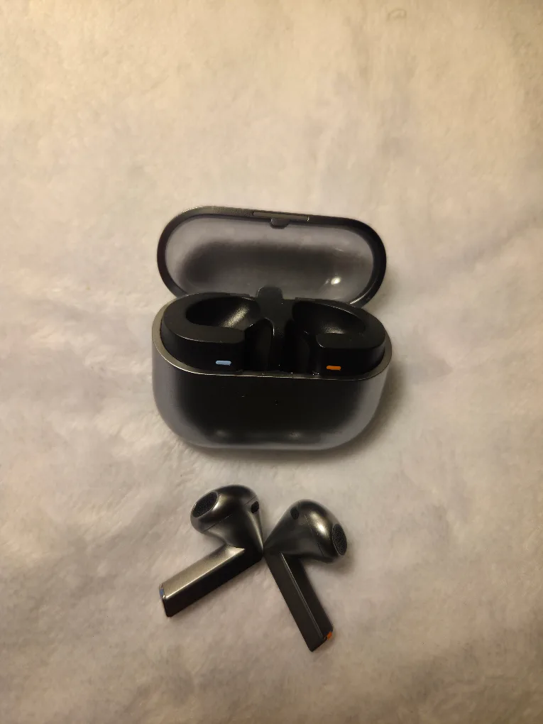 Samsung Galaxy Buds3 Wireless Earbuds - Graphite image indicator(2)