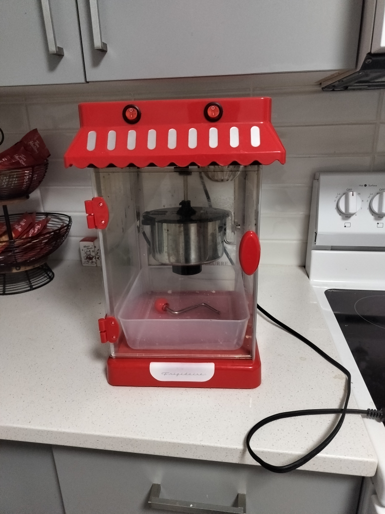Red Nostalgia Popcorn Machine