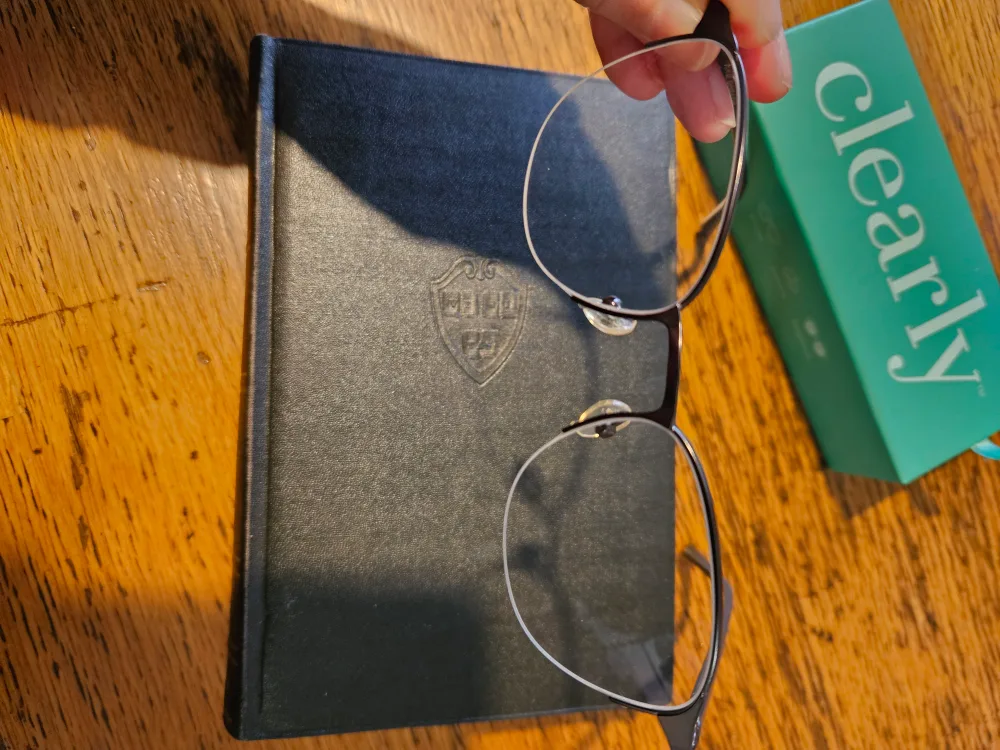 💚 Clearly Glasses - Kam Dillion Model🥕 image indicator(2)