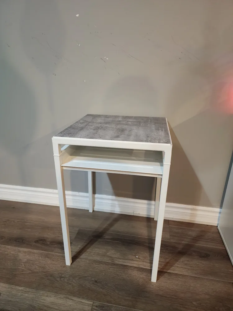 White end table with lower shelf image indicator(2)