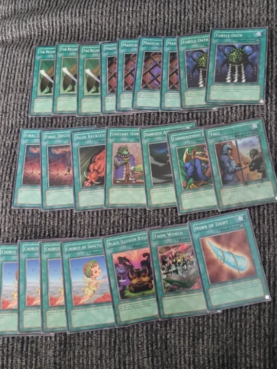 Yu-Gi-Oh! Trading Card Lot - Bulk Cards image indicator(7)