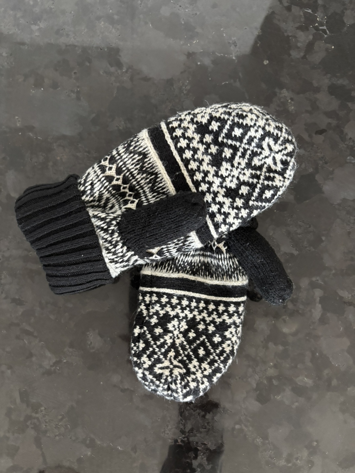 Monochrome Mittens - ladies small