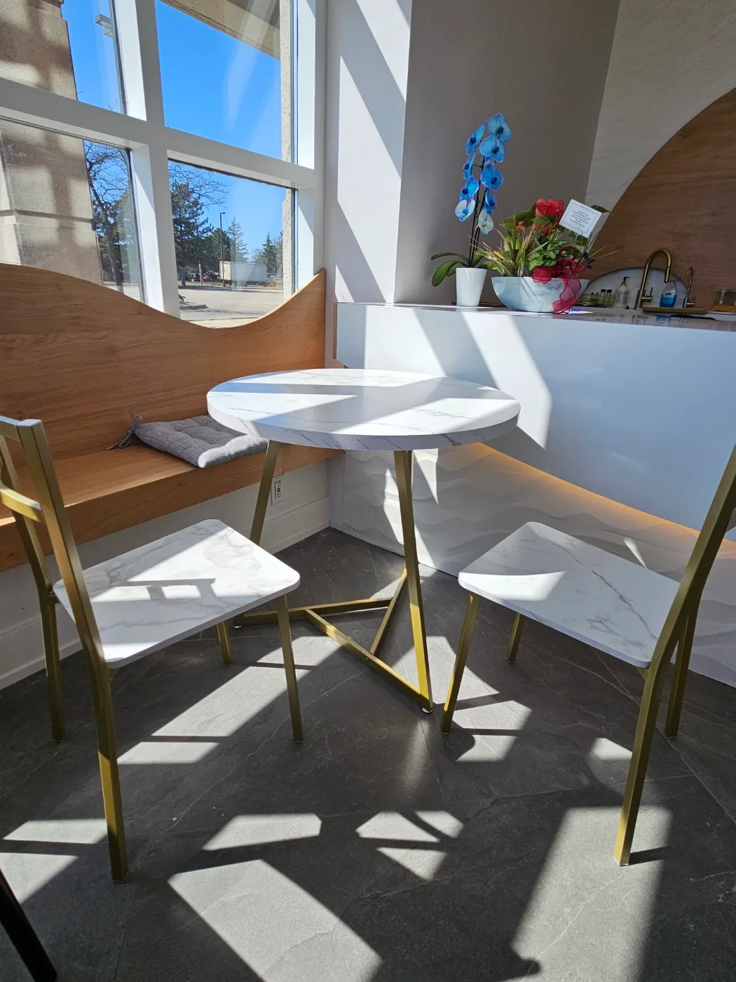 Dining table with 2 chairs image indicator(4)