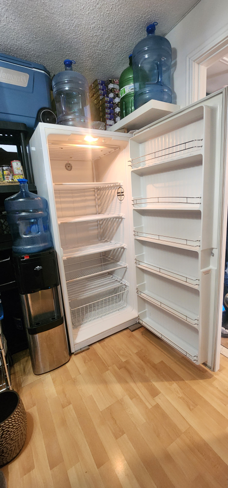 Upright Freezer - photo 2