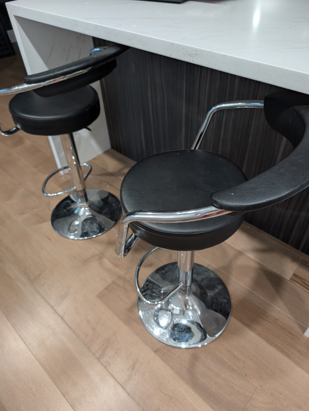 adjustable counter stools