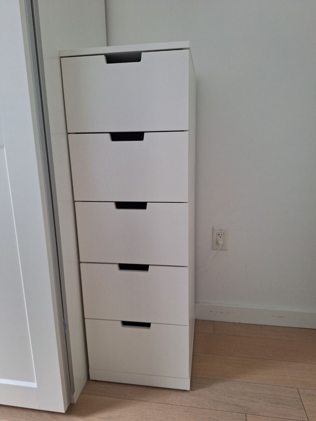 White 5-Drawer Chest