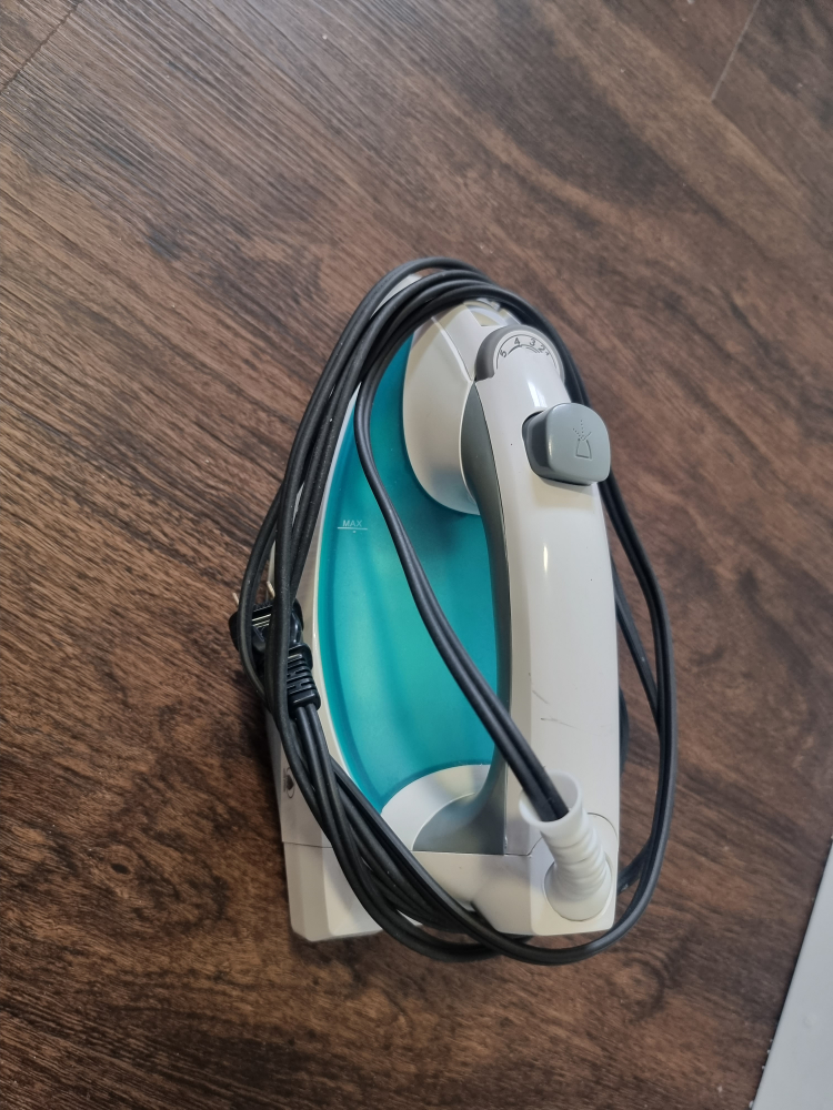 💚 Black+Decker Steam Iron 💚  - photo 3