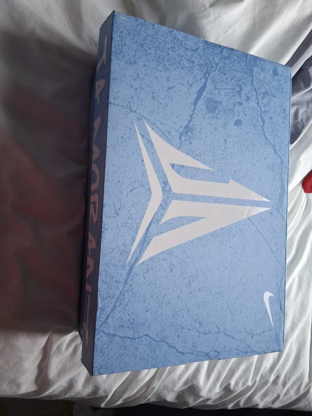 Nike ja 1 mismatched image indicator(8)