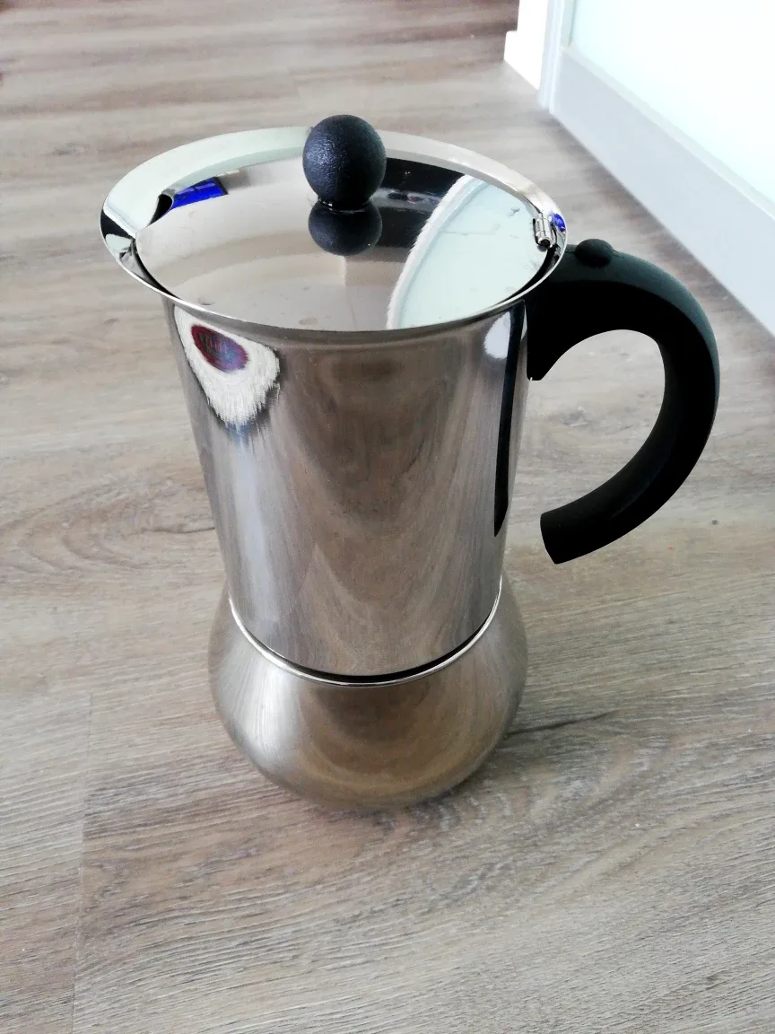 Moka Pot Espresso Maker – Classic Italian Coffee Brewer thumbnail