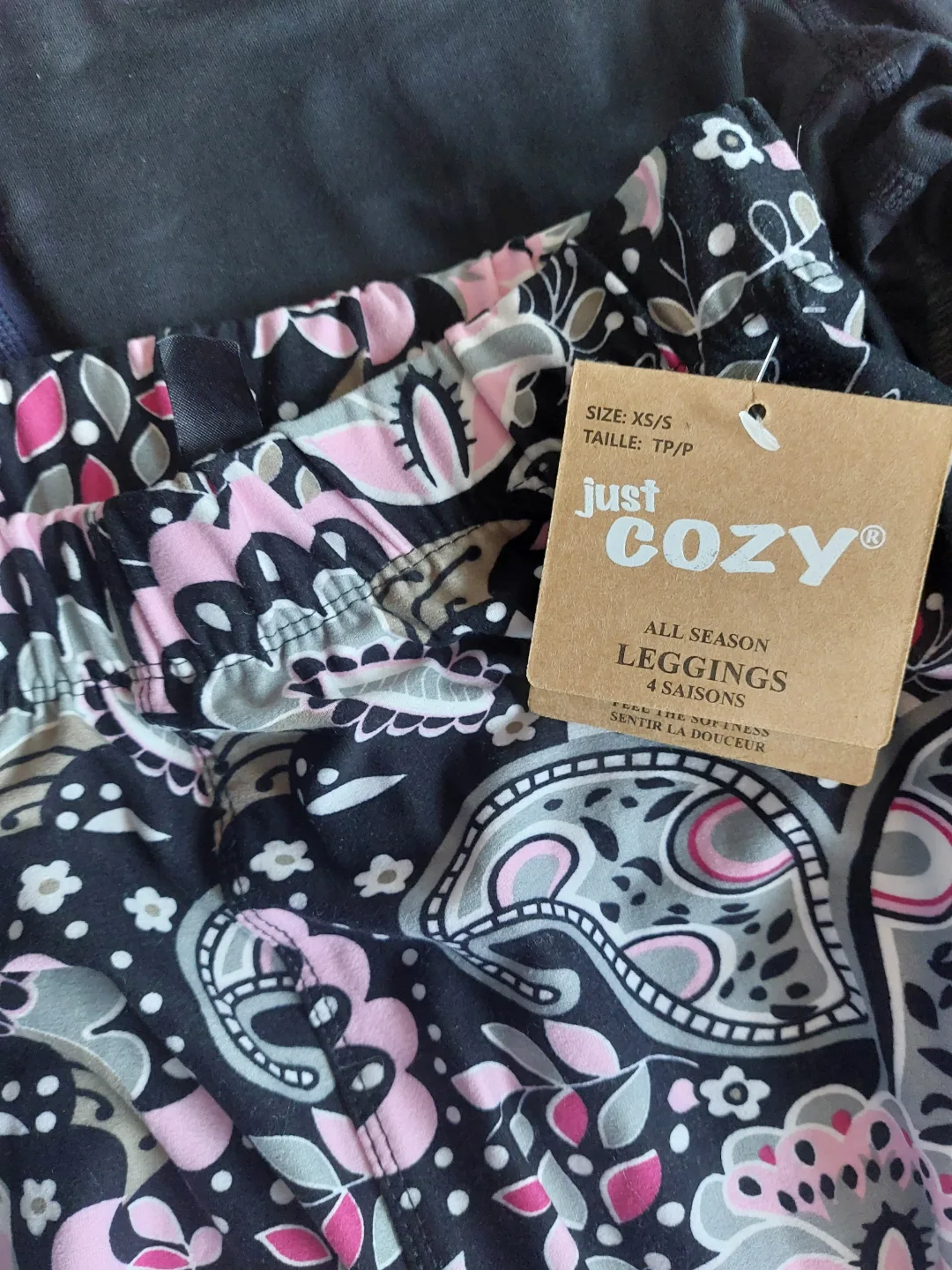 BNWT women's leggings size XS/S image indicator(7)