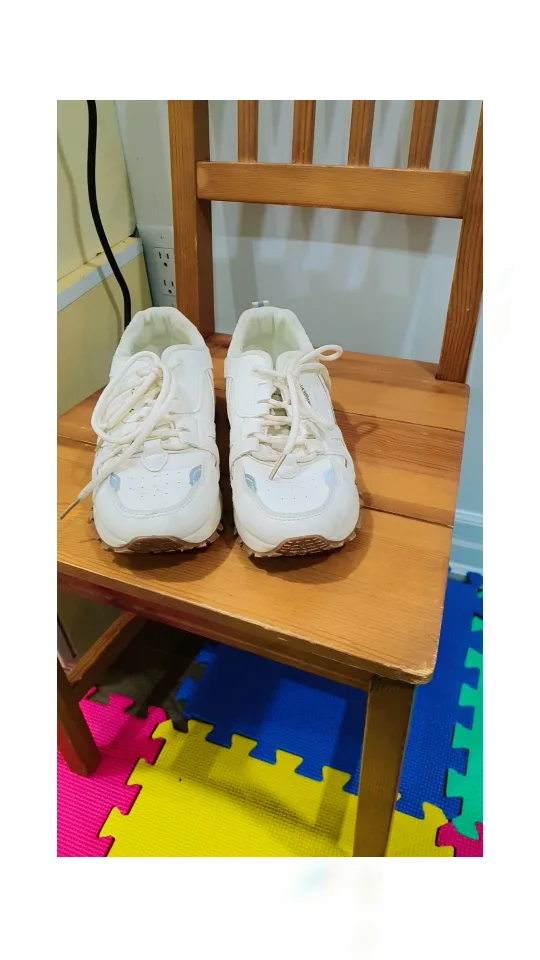 Stylish White Sneakers - Size 6 image indicator(3)