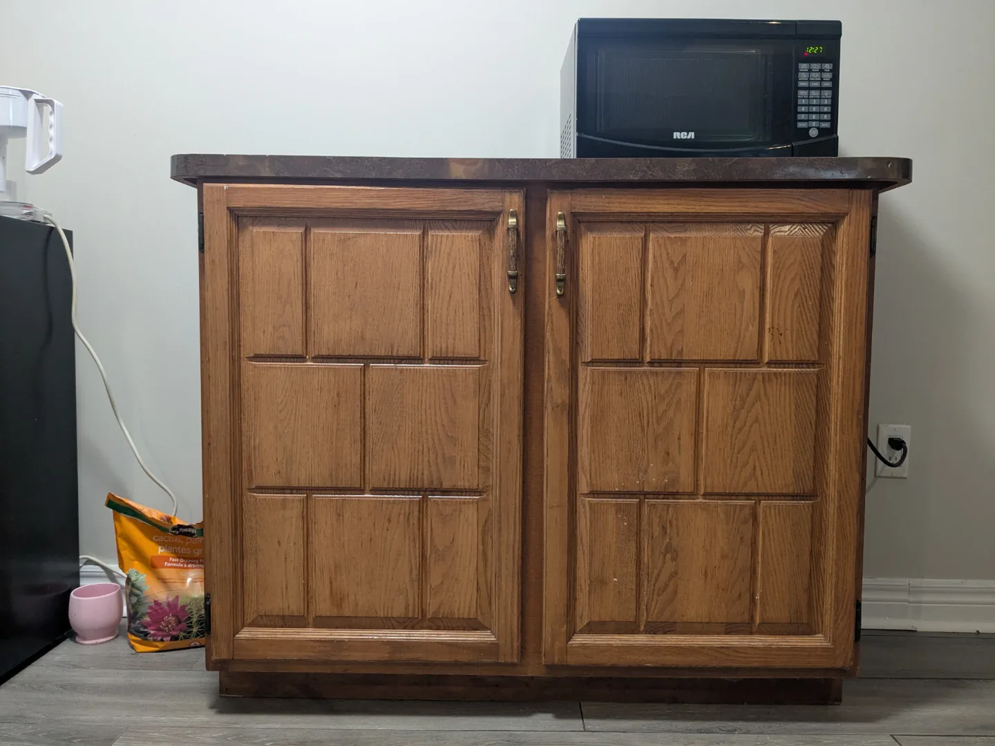 Wooden Kitchen Cabinet / Cupboard thumbnail