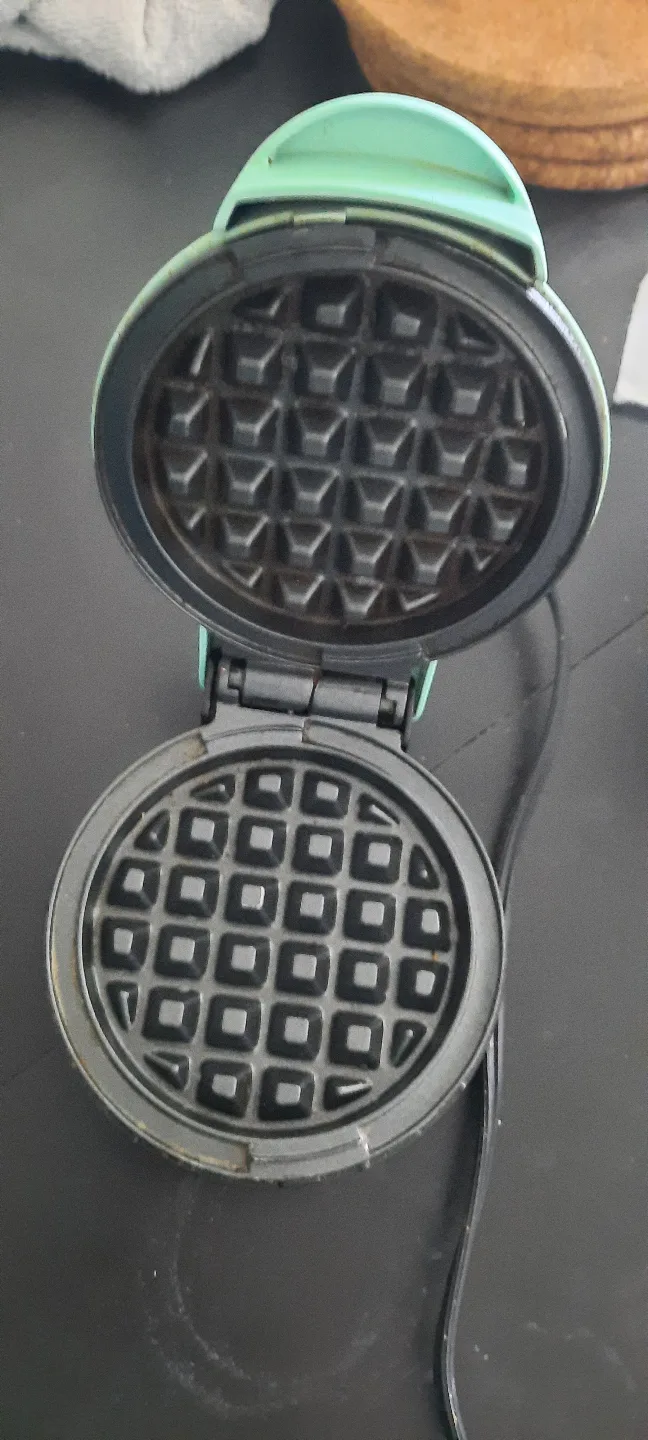 Proctor Silex Mini Waffle Maker image indicator(2)