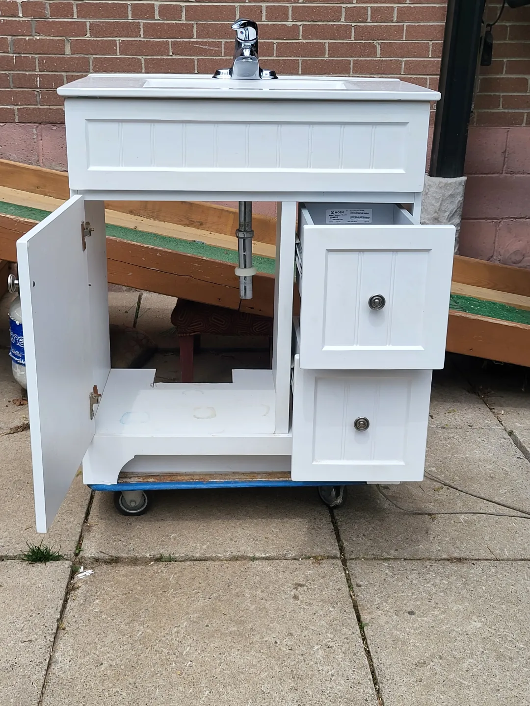 White Vanity with Sink - Excellent Condition image indicator(6)