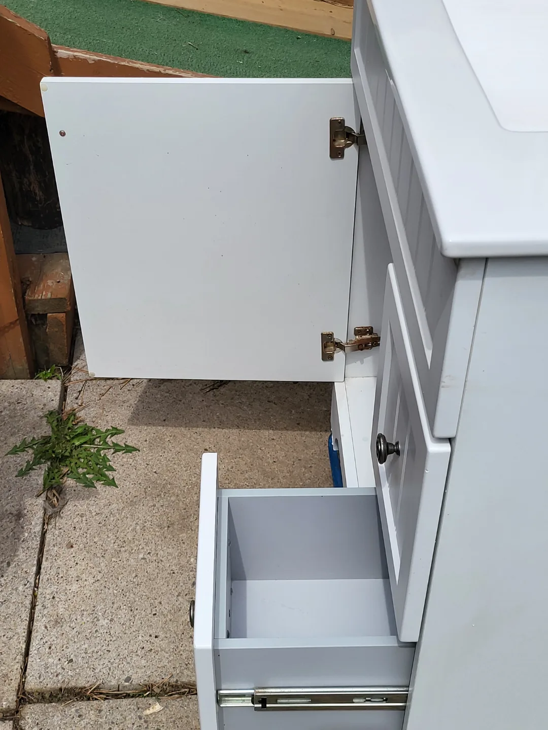 White Vanity with Sink - Excellent Condition image indicator(8)