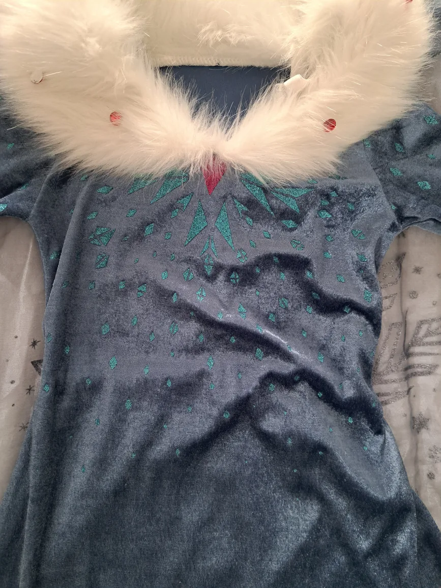 Princess Elsa Dress with Cape image indicator(3)