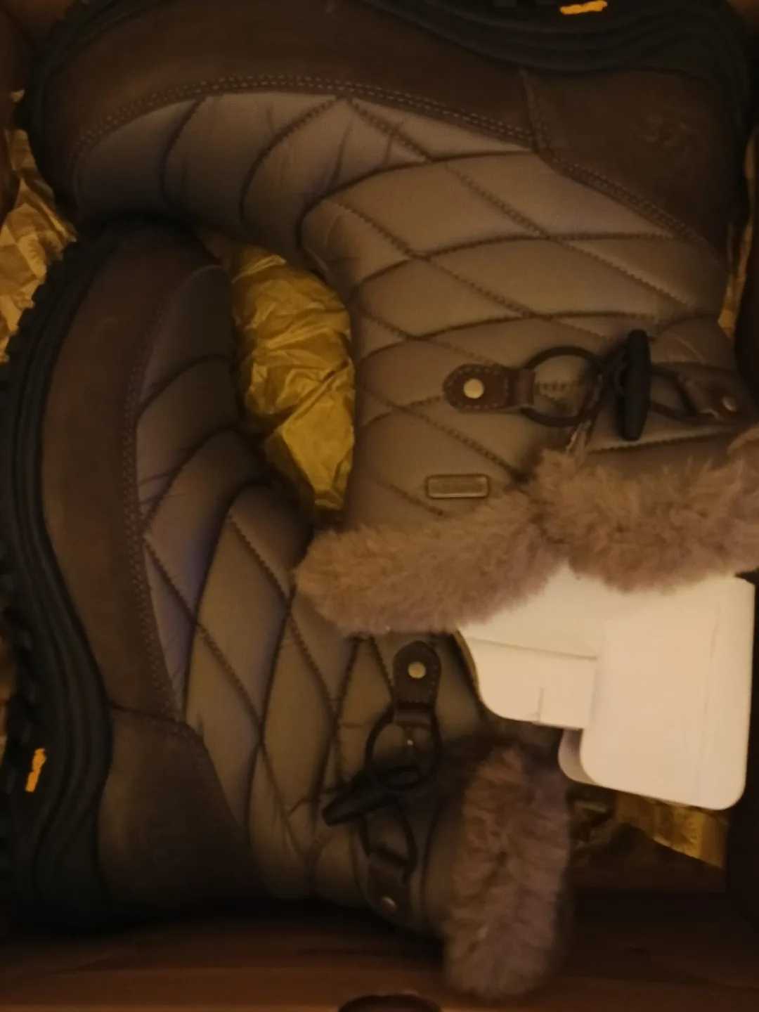 UGG Australia Women's W AMBRA Waterproof Snow Boots - Size 9 image indicator(3)