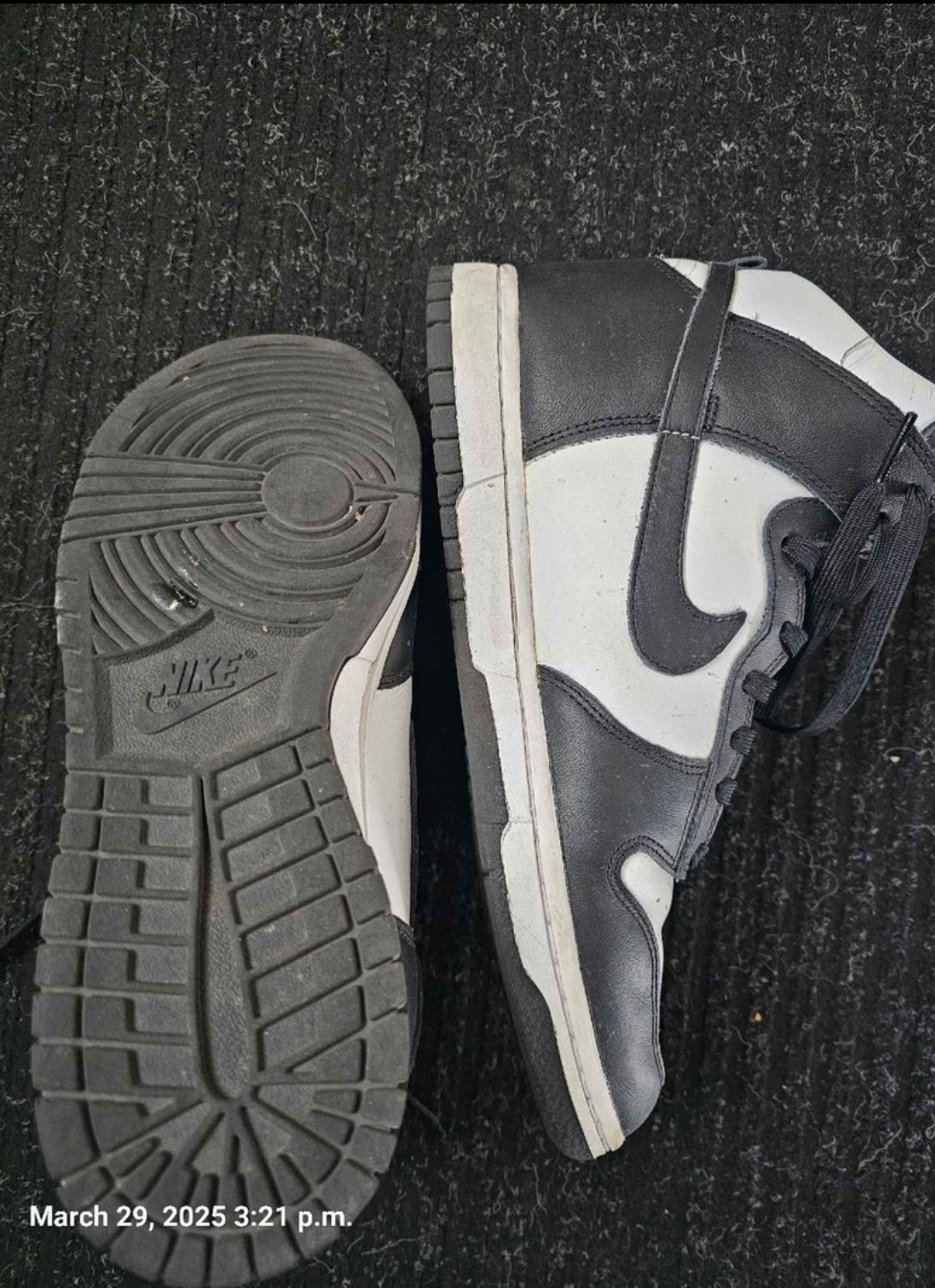 Nike Air Jordan 1 size 8.5 - photo 2