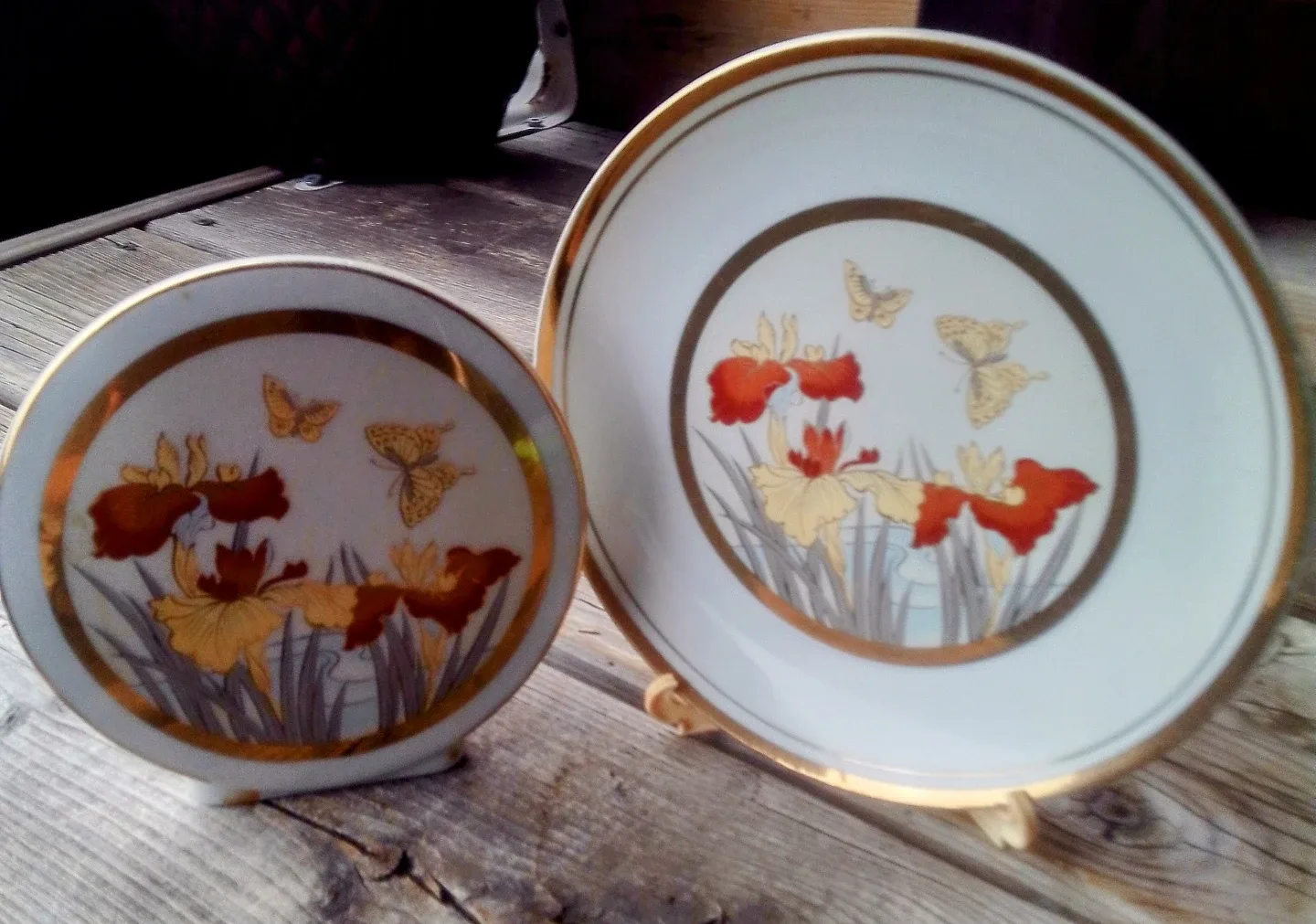 24k trim Vintage Porcelain Plate and Vase Set with Floral Design thumbnail