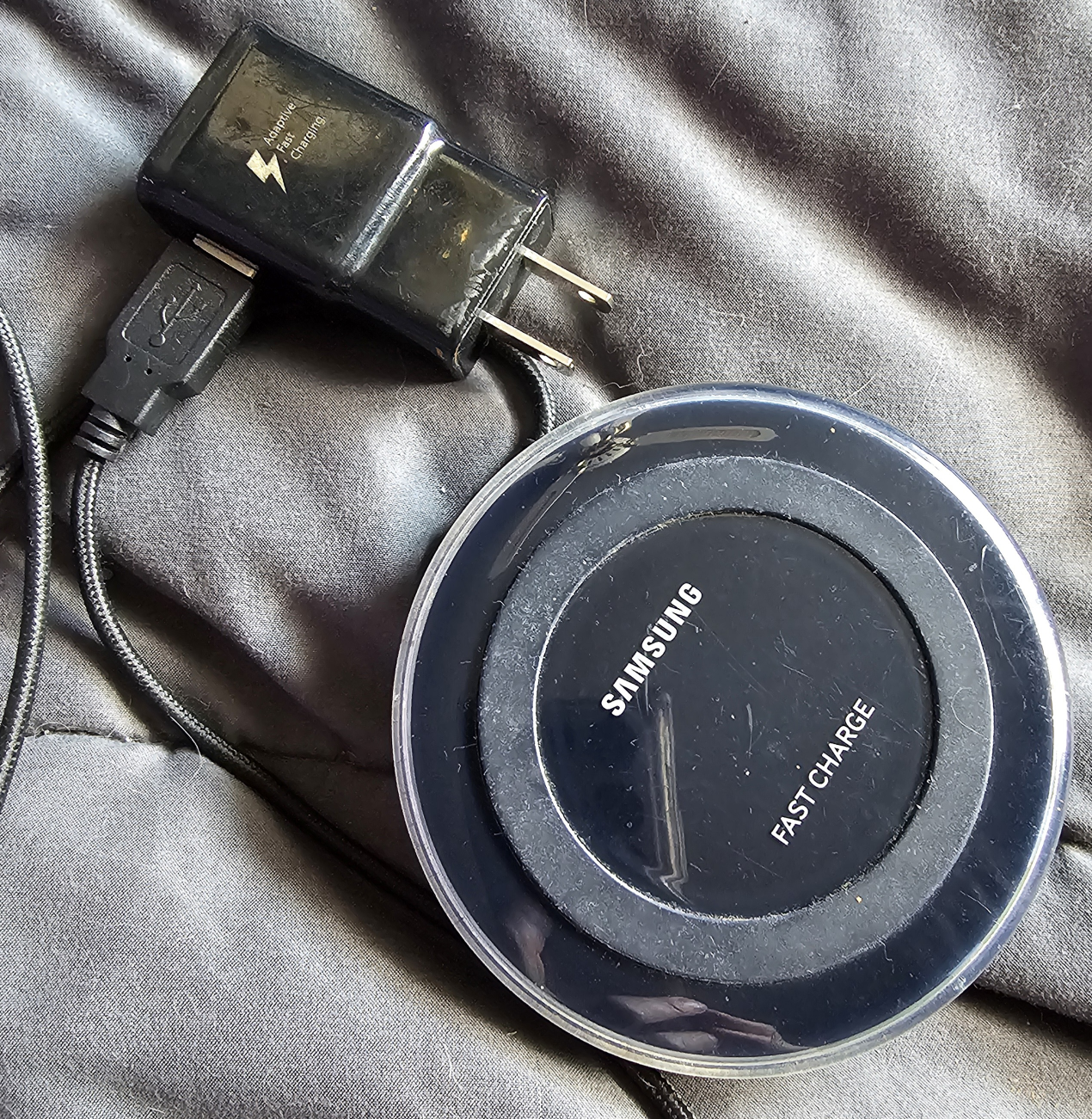 Samsung Wireless Charger with Fast Charging Adapter