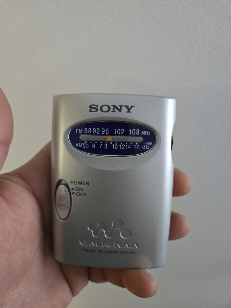 Vintage Sony Walkman Radio SRP-S9