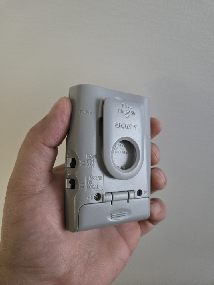 Vintage Sony Walkman Radio SRP-S9 - photo 2