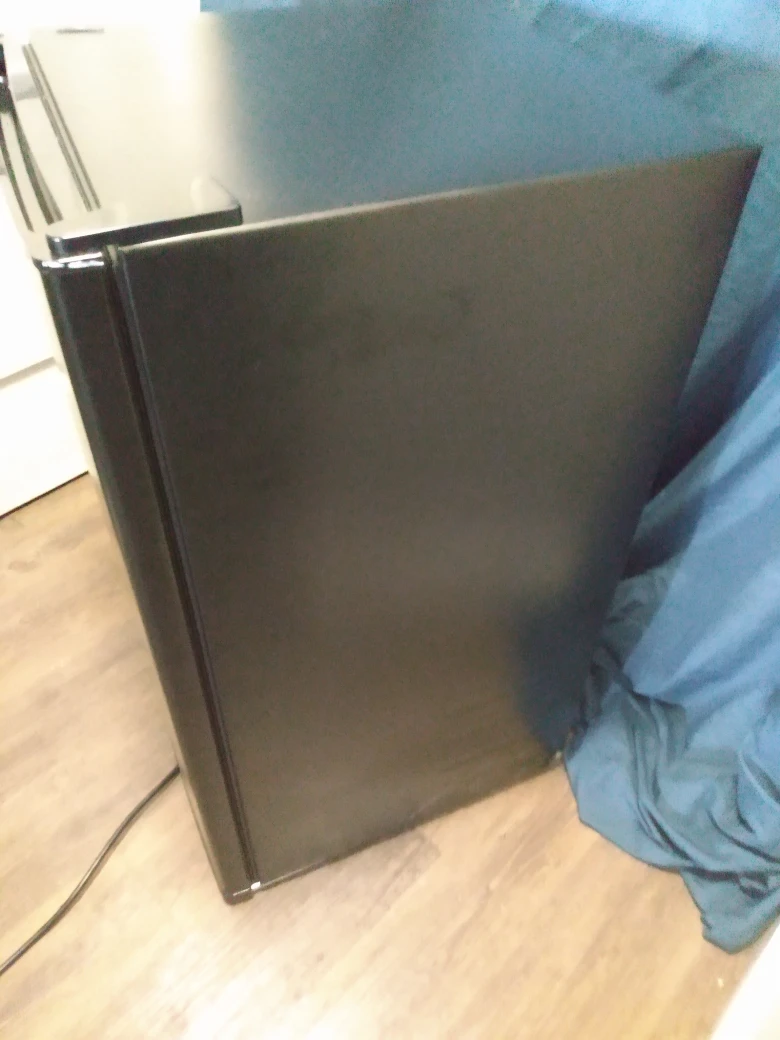 Hamilton Beach mini-fridge - photo 5