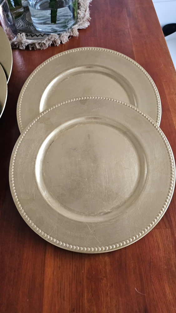 Set of Eight Gold Charger Plates - photo 4